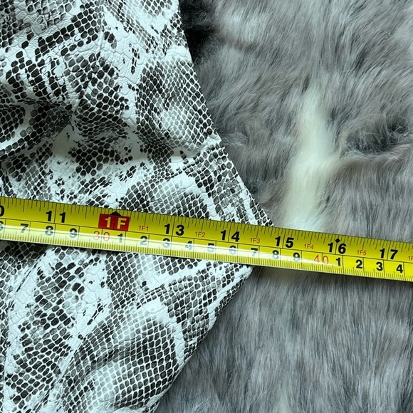 NWT Urban Outfitters Viper Snakeskin Romper SZ small - Picture 6 of 9